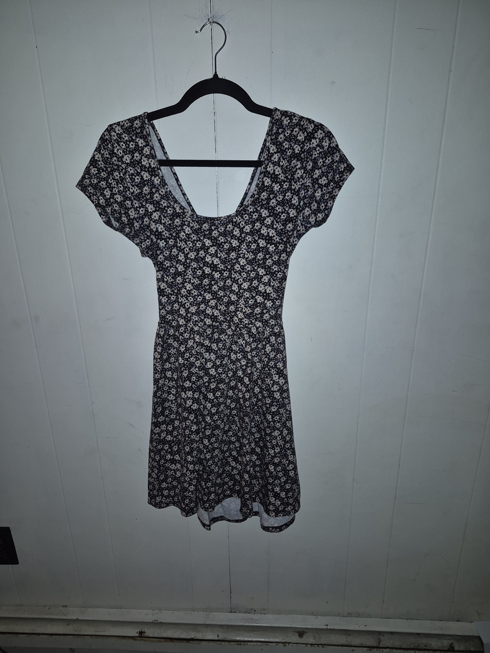 Forever 21 Black Floral Scoop-Neck Mini Dress